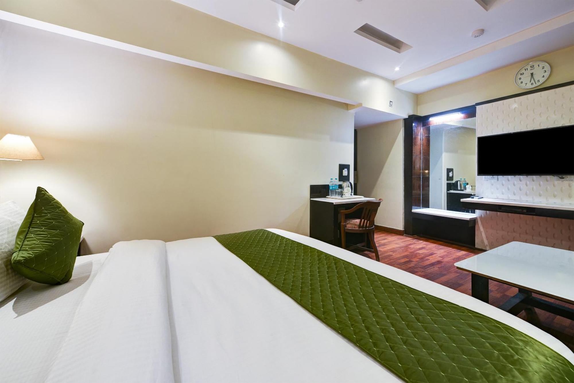Hotel Geet Deluxe Neu-Delhi Exterior foto