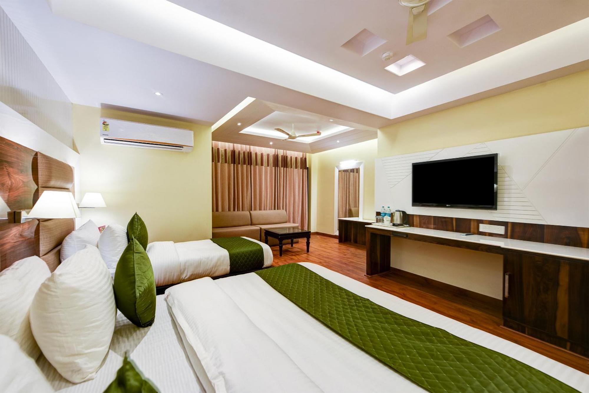 Hotel Geet Deluxe Neu-Delhi Exterior foto