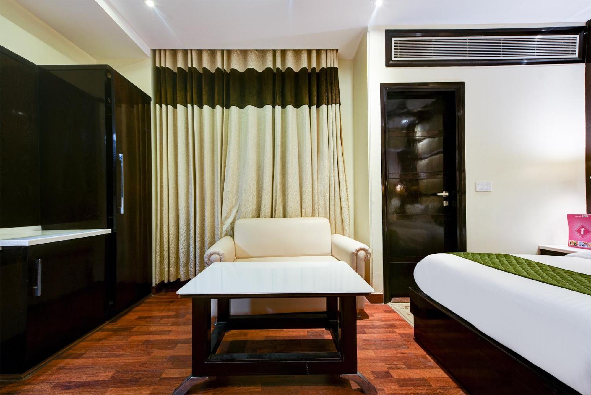 Hotel Geet Deluxe Neu-Delhi Exterior foto