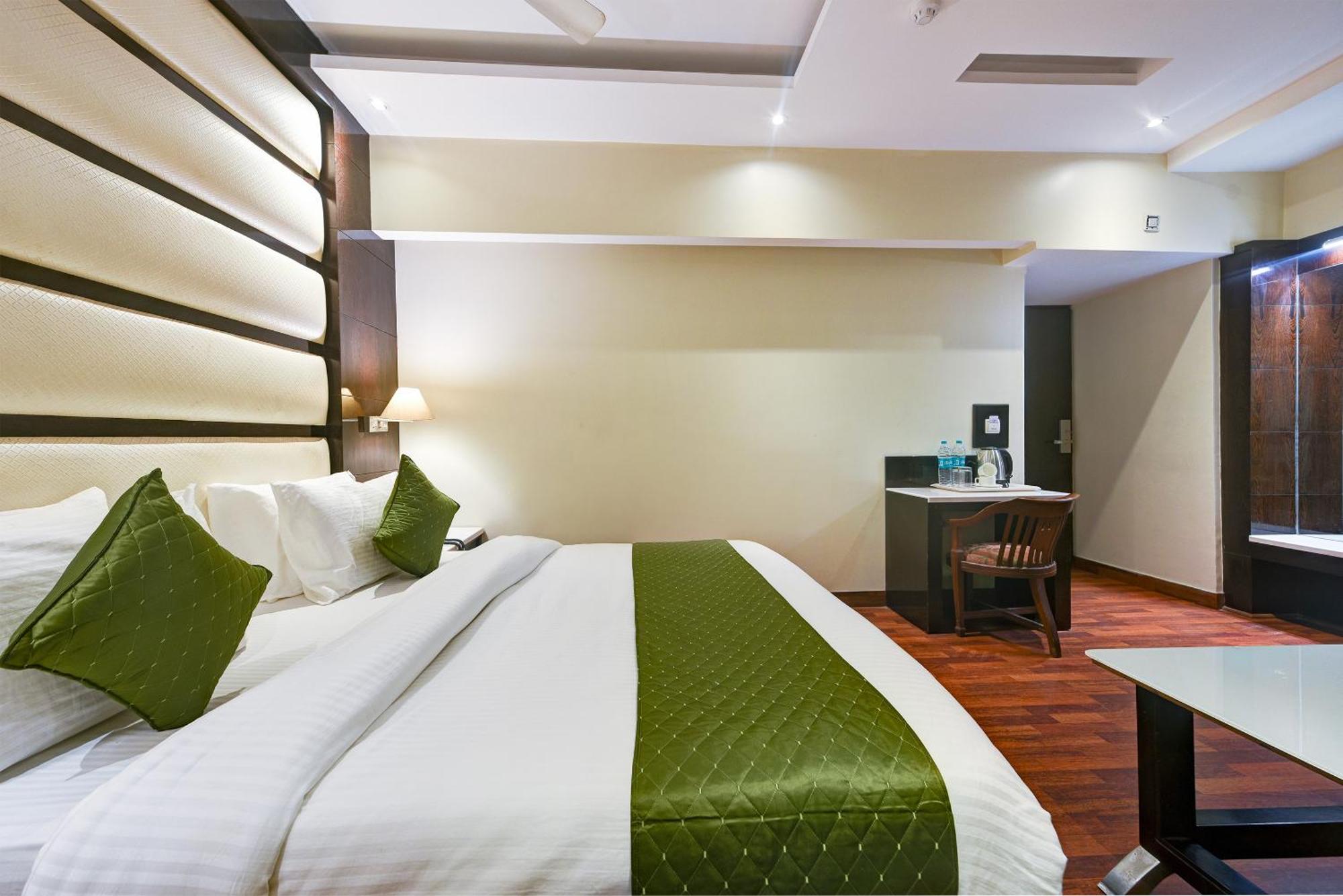 Hotel Geet Deluxe Neu-Delhi Exterior foto