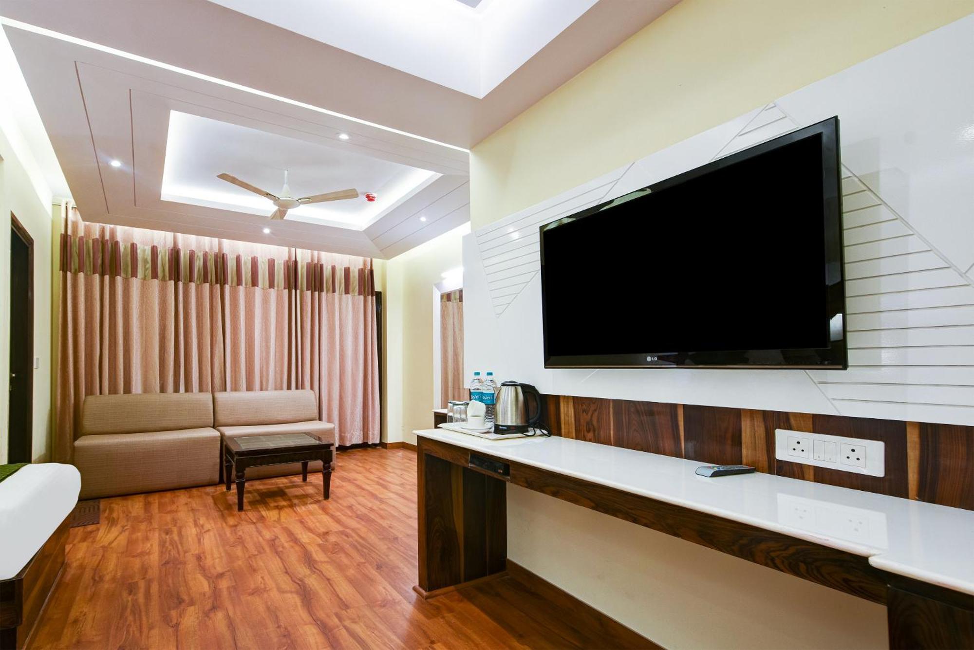 Hotel Geet Deluxe Neu-Delhi Exterior foto
