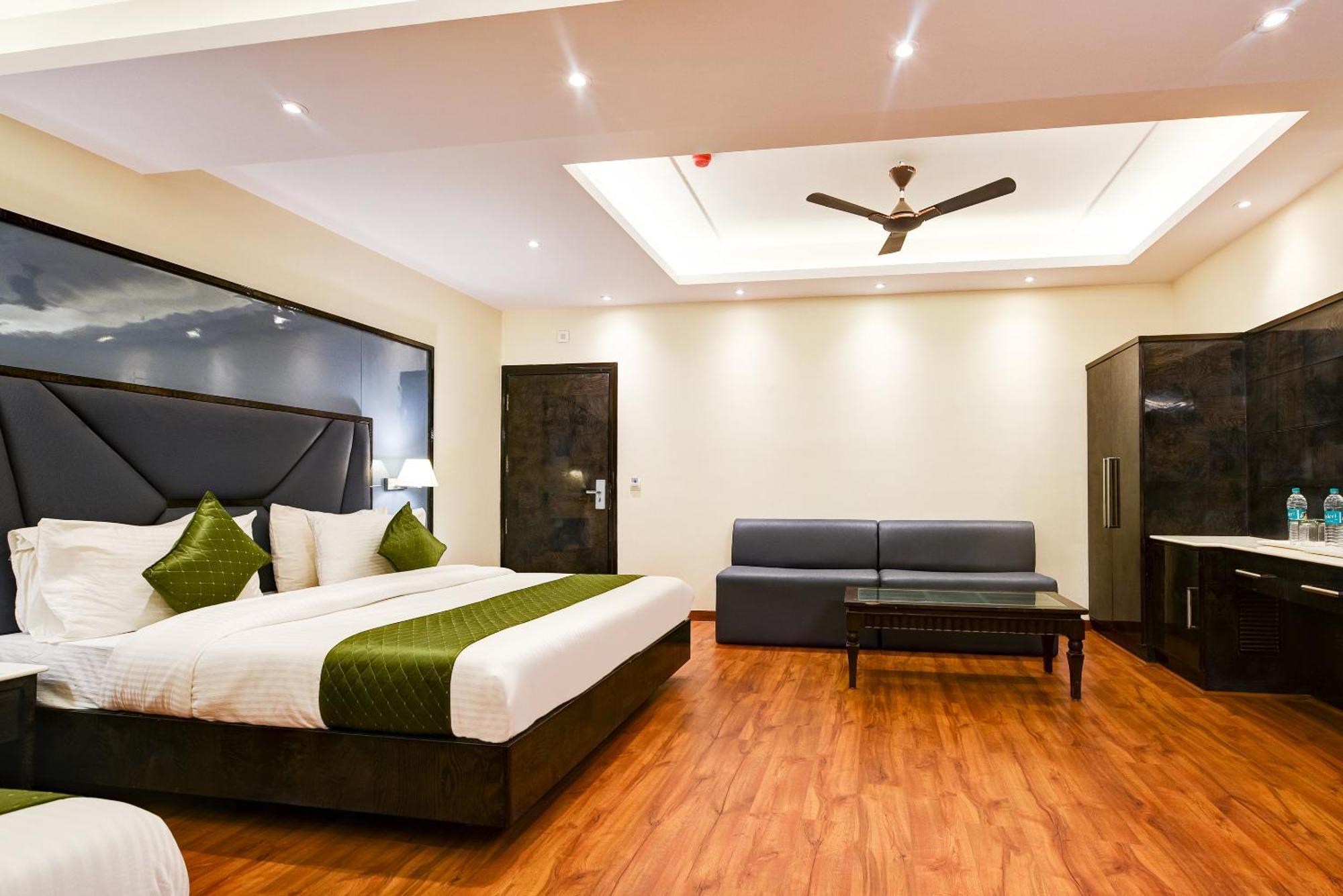 Hotel Geet Deluxe Neu-Delhi Exterior foto