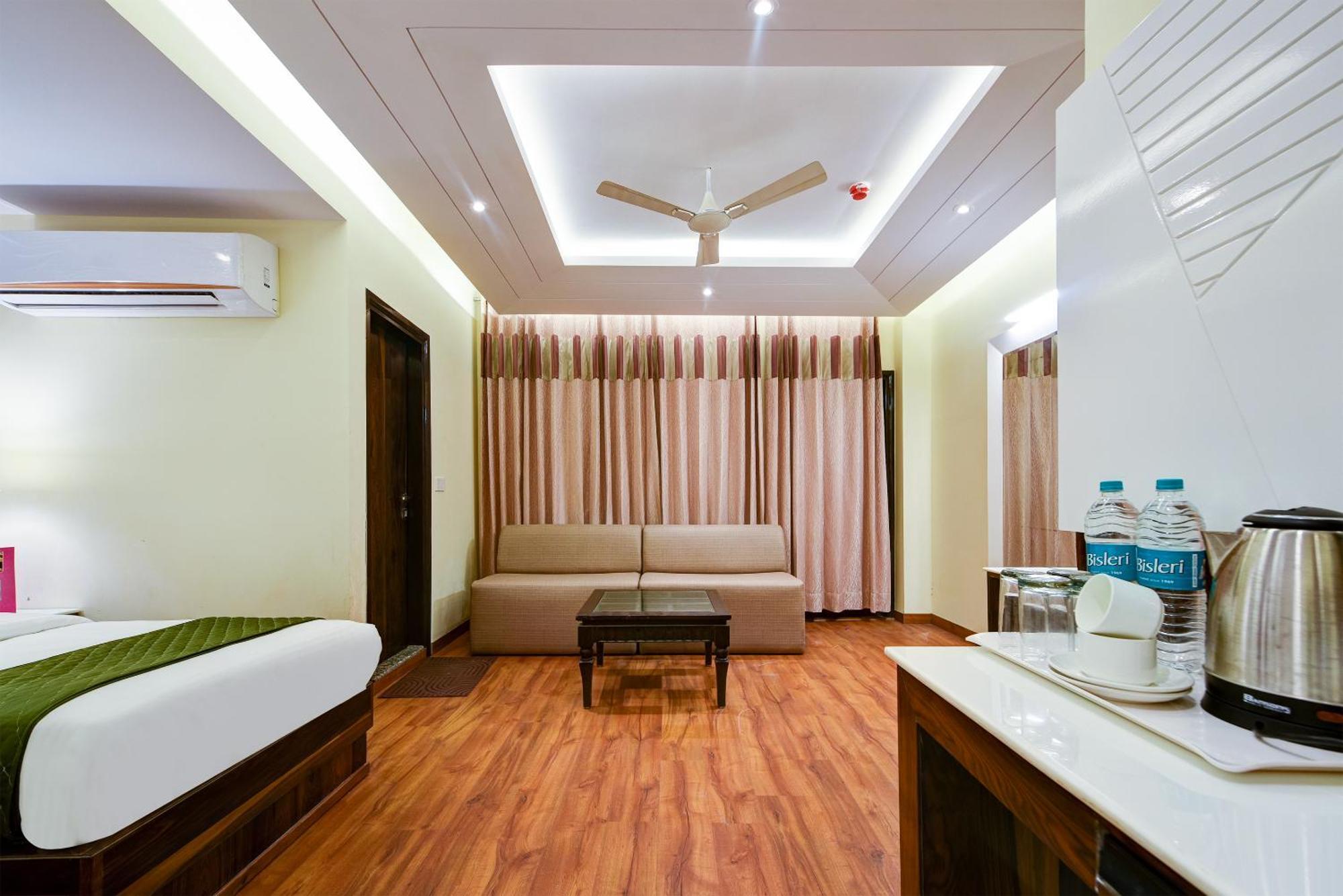 Hotel Geet Deluxe Neu-Delhi Exterior foto