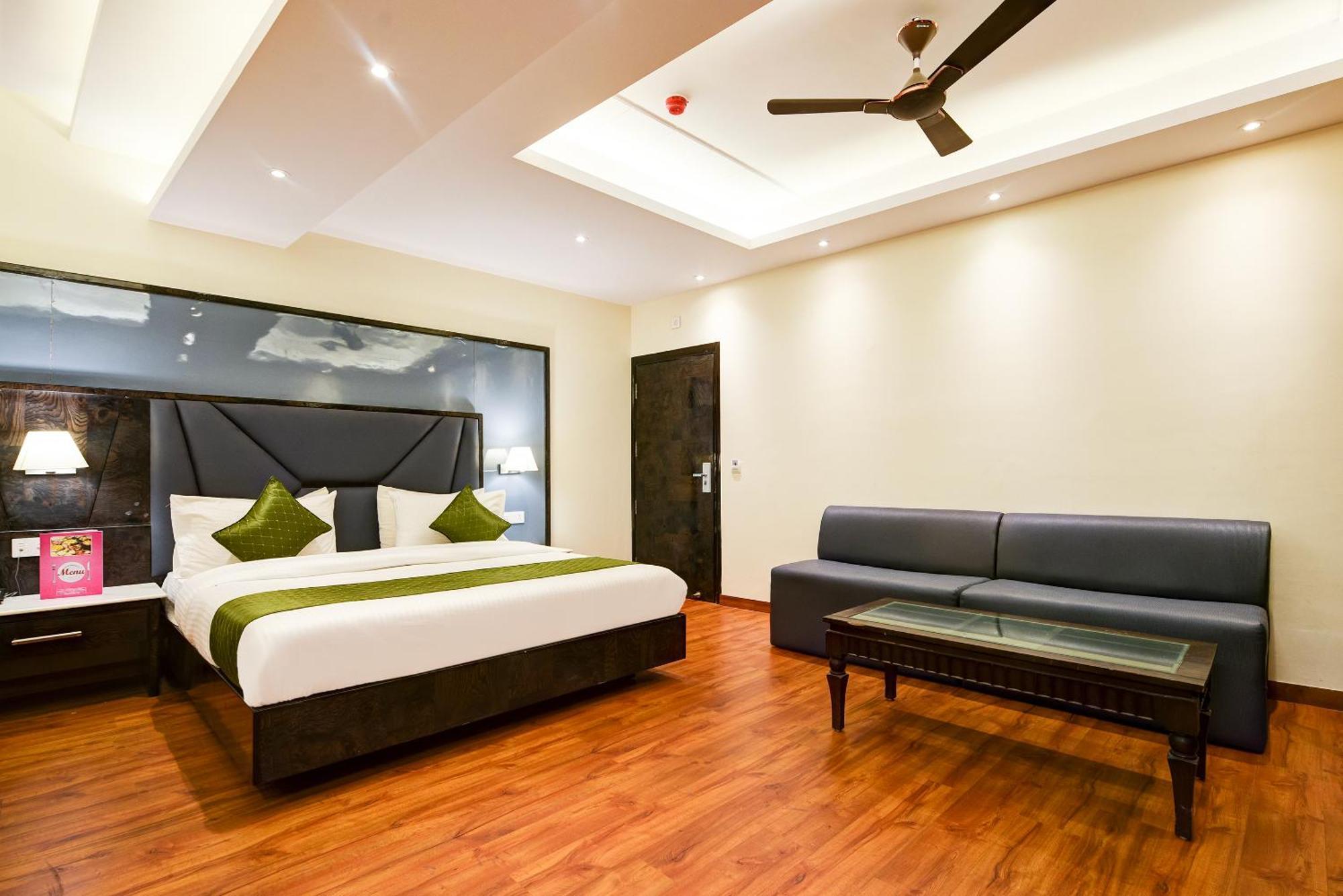 Hotel Geet Deluxe Neu-Delhi Exterior foto