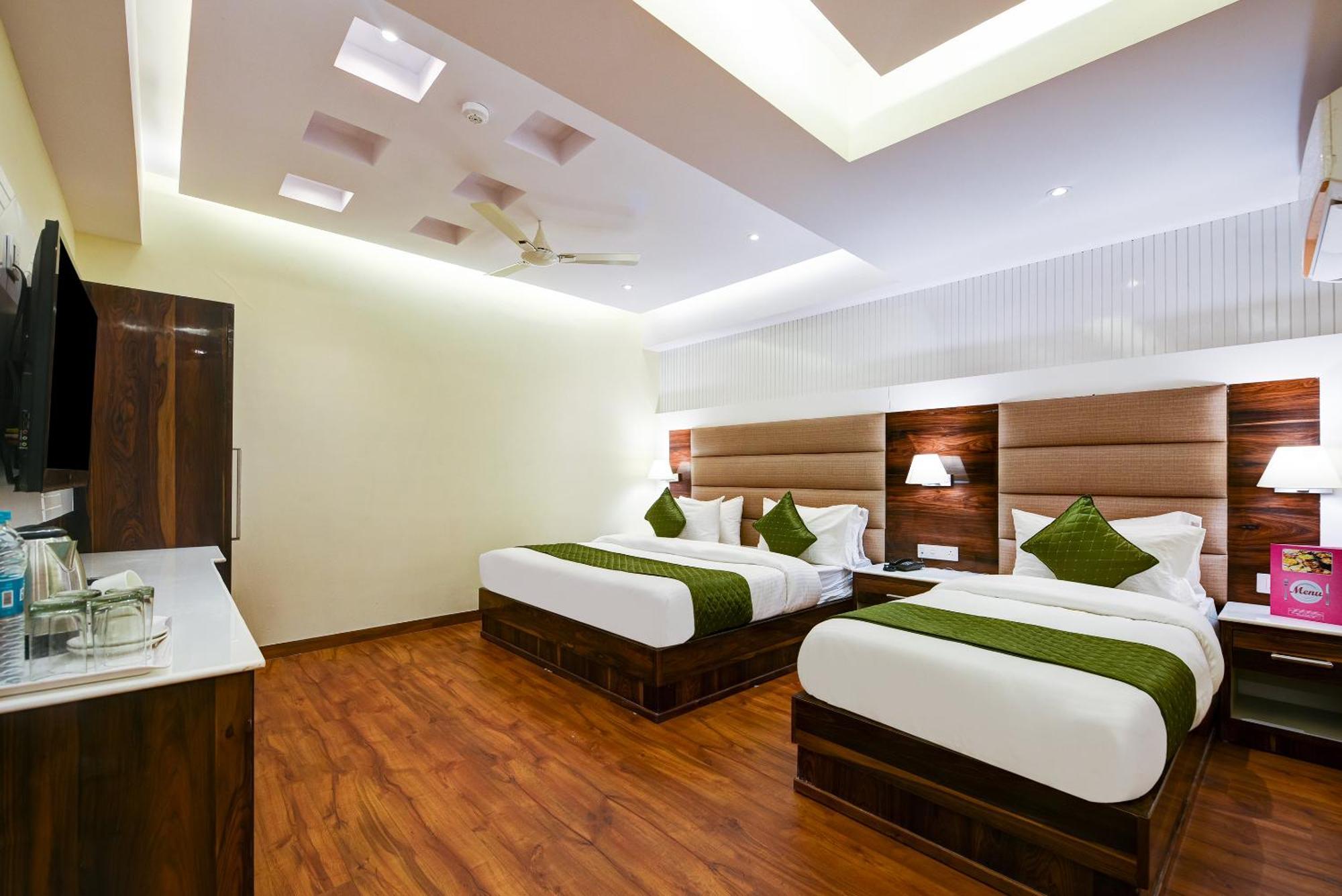 Hotel Geet Deluxe Neu-Delhi Exterior foto