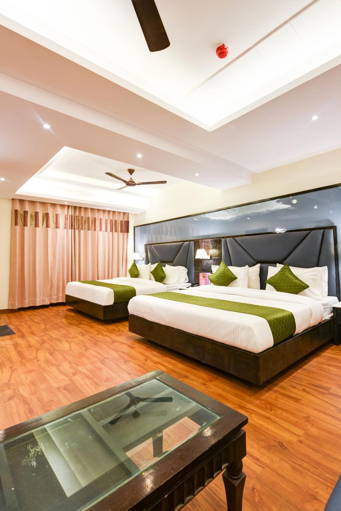 Hotel Geet Deluxe Neu-Delhi Exterior foto