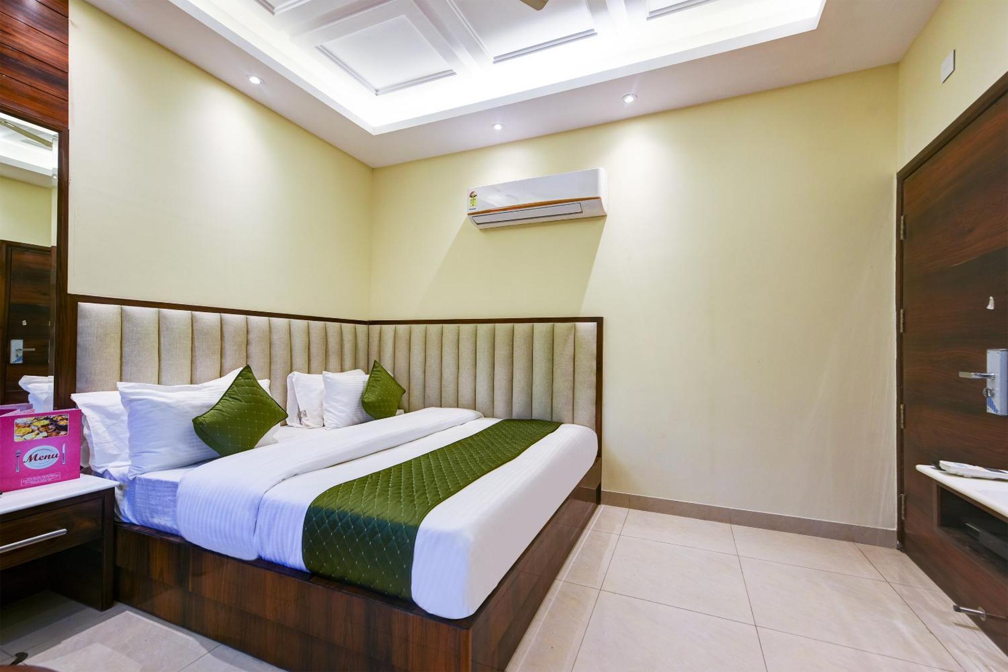 Hotel Geet Deluxe Neu-Delhi Exterior foto
