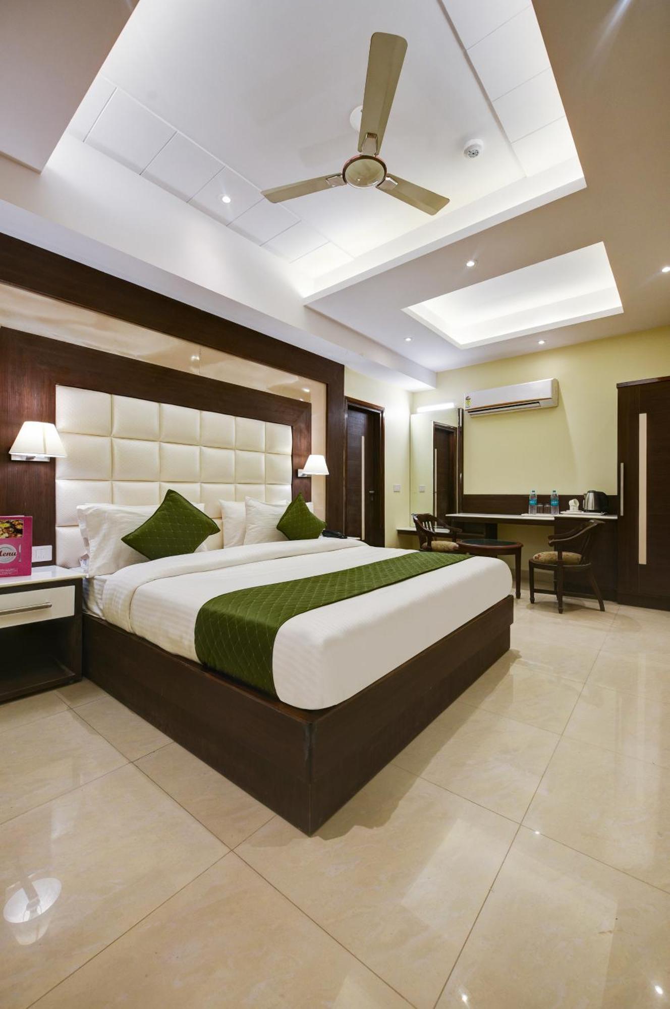 Hotel Geet Deluxe Neu-Delhi Exterior foto