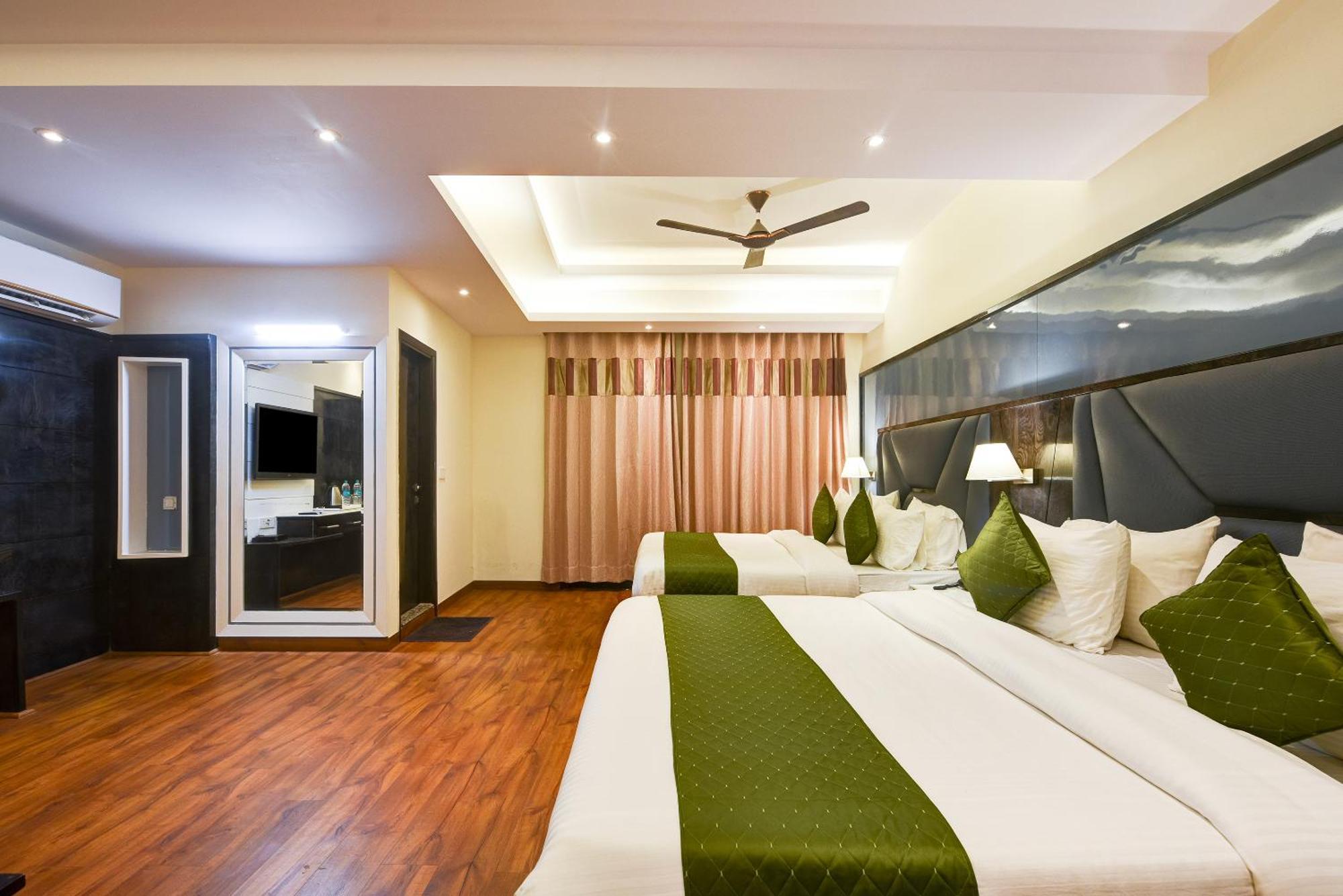 Hotel Geet Deluxe Neu-Delhi Exterior foto