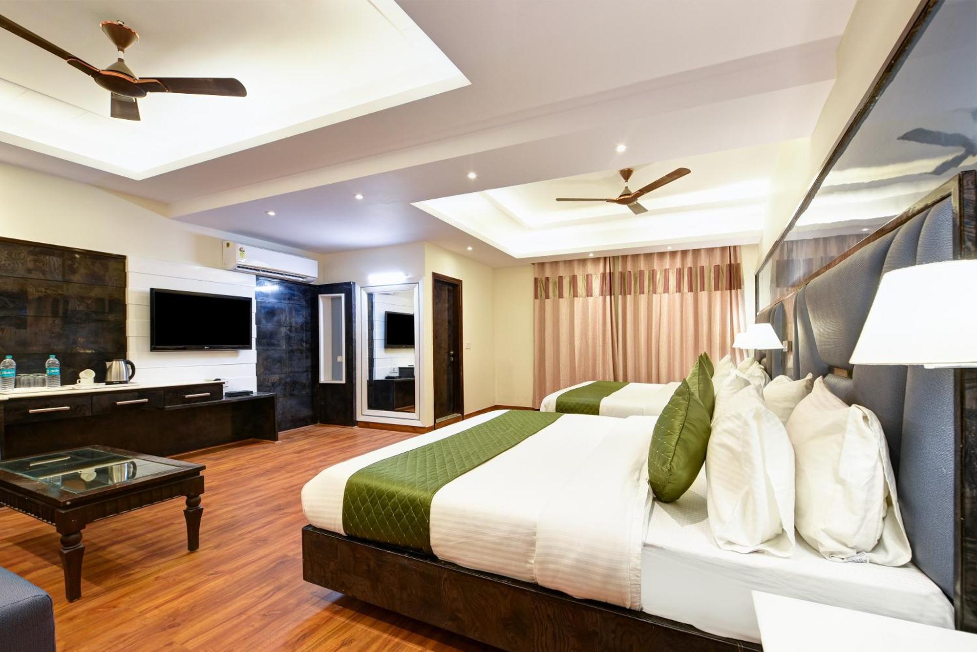 Hotel Geet Deluxe Neu-Delhi Exterior foto