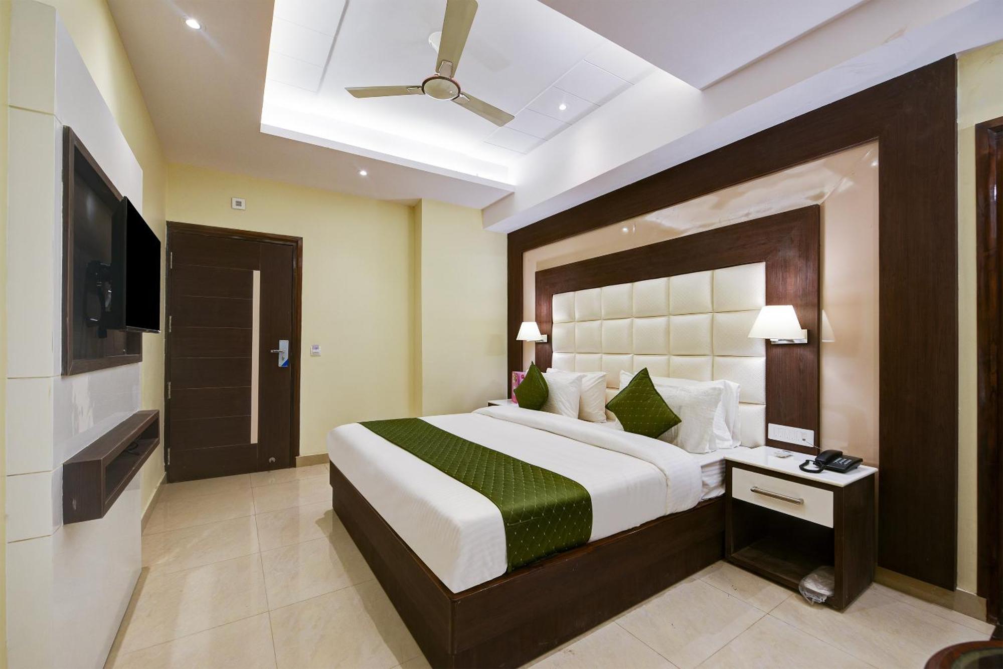Hotel Geet Deluxe Neu-Delhi Exterior foto