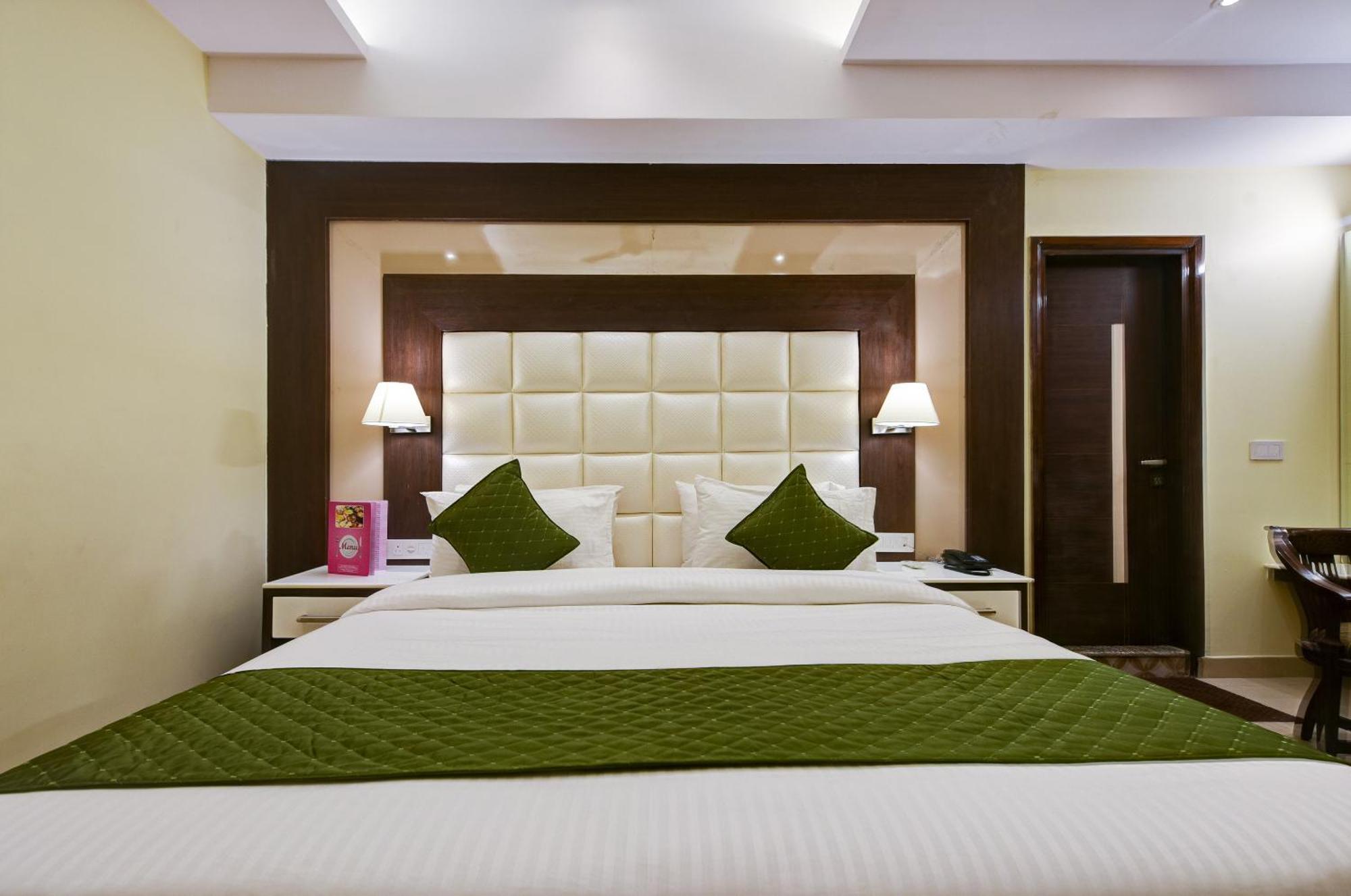 Hotel Geet Deluxe Neu-Delhi Exterior foto